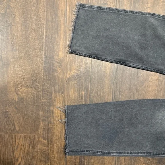 Hollister Ultra High Rise Mom Jeans Faded Black Vintage Stretch Size 7R 7 - Picture 6 of 6